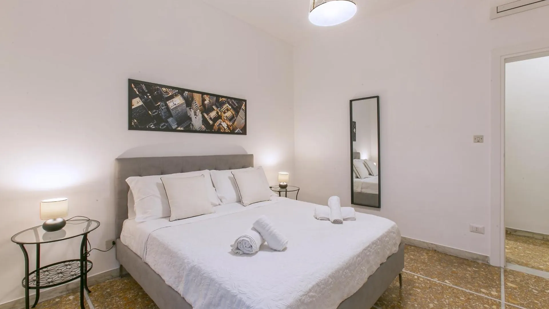 Modern Apartment 5 Minutes From Ponte Milvio Italy