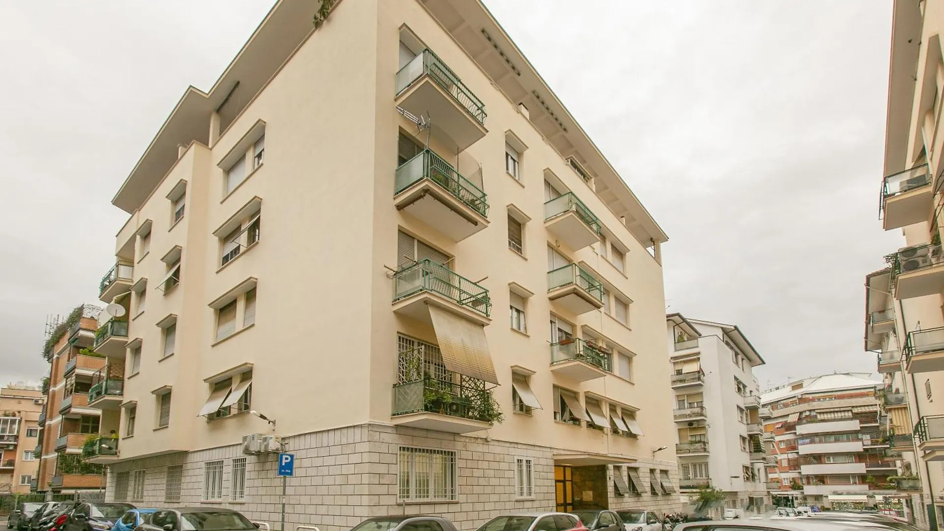 Modern Apartment 5 Minutes From Ponte Milvio Italy