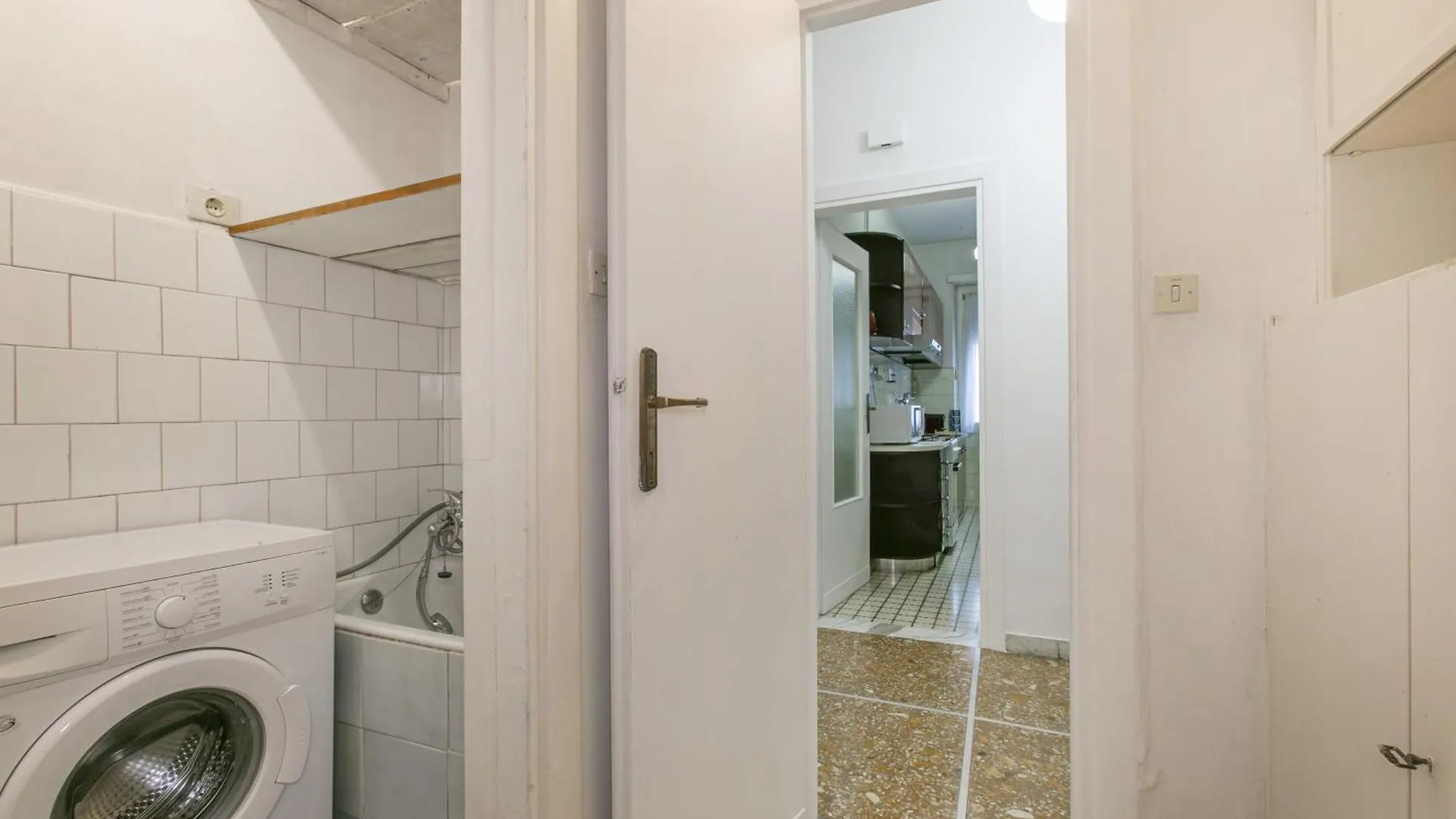Modern Apartment 5 Minutes From Ponte Milvio 0*, Rome