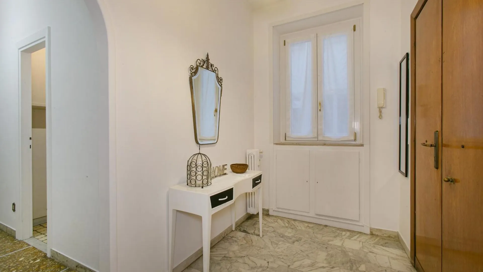 Modern Apartment 5 Minutes From Ponte Milvio Italy